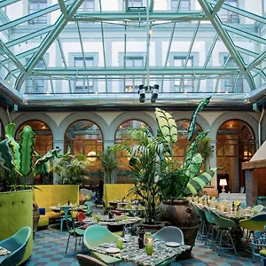 25hours Piazza San Paolino Hotell